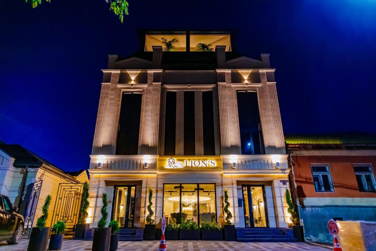 Lion'S Hotel Chisinau Exterior photo