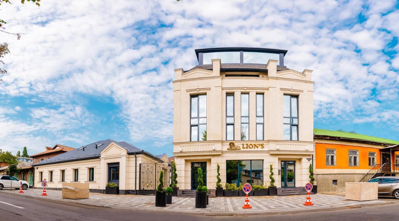 Lion'S Hotel Chisinau Exterior photo